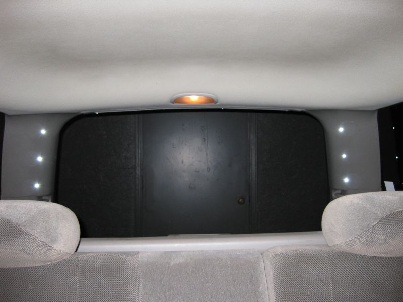 10 led\'s total, 3 in each sail panel and 4 in the top strip (not easily visible in this picture)