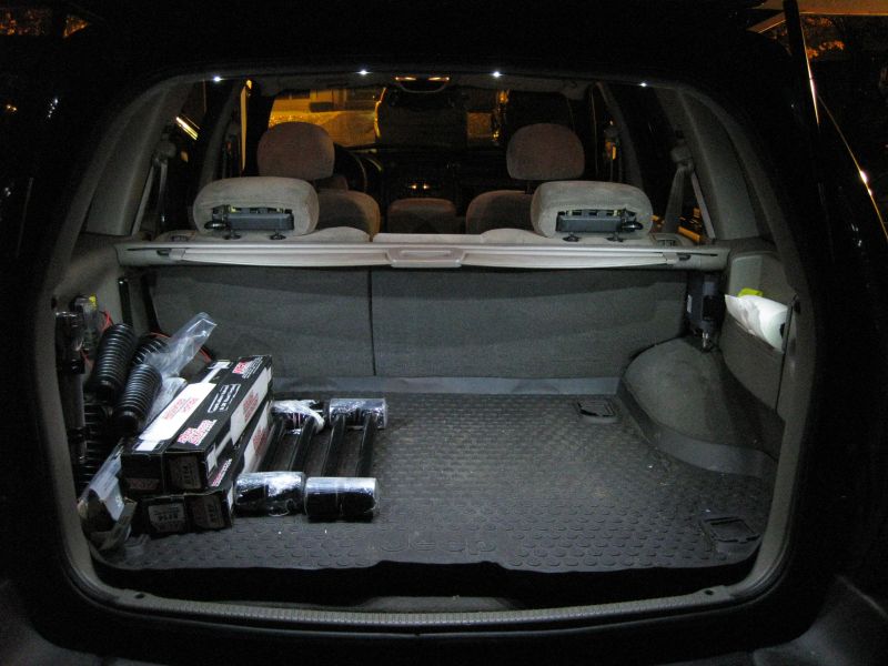 10 led\'s total, 3 in each sail panel and 4 in the top strip (picture taken with no flash)