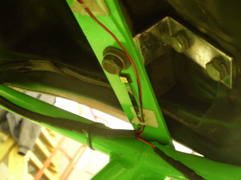 Undrmount of seat bracket