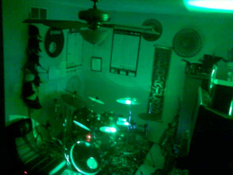 one perwired LED surface mount in each drum and a 6 inch thin strip on the base drum and one million LED bulb in a lamp