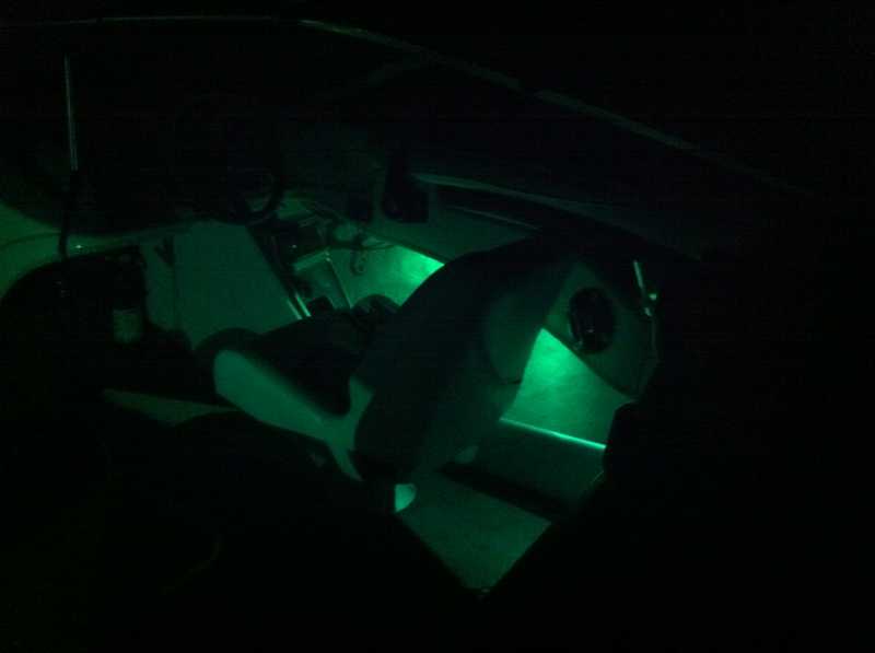 1997 Larson 186 SEI Fish N Ski - 4 SuperFlux on each side 