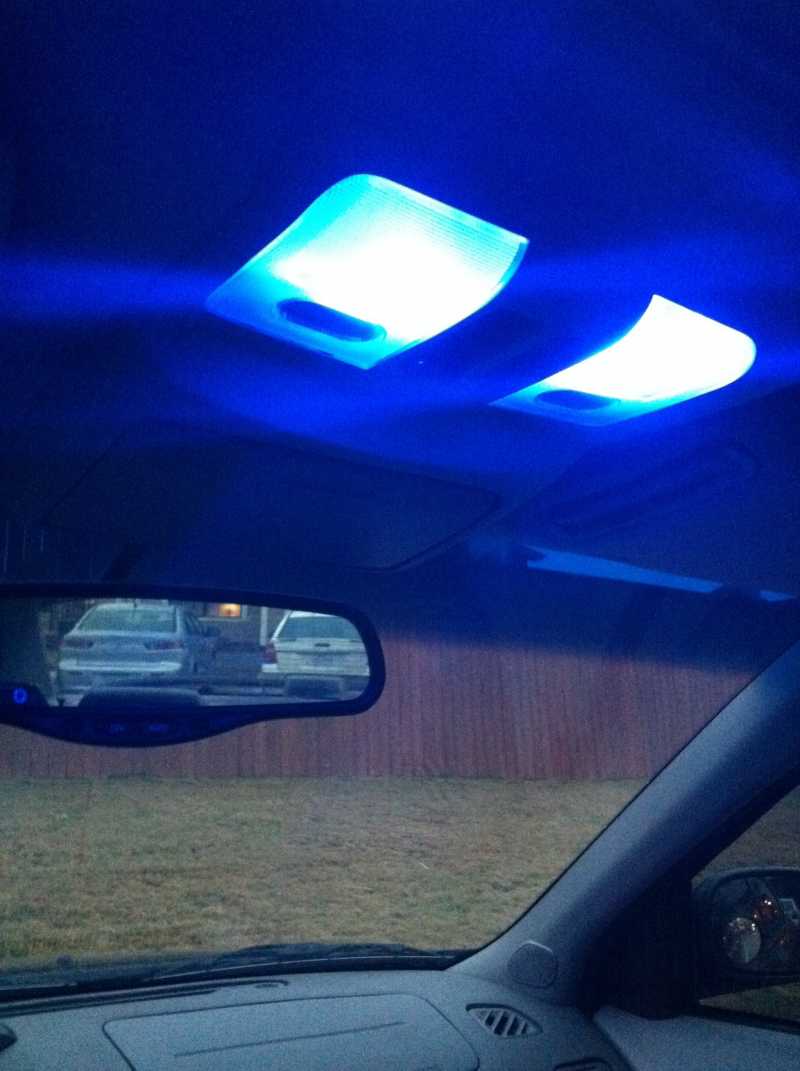 One blue in each light - super easy install. Took five minutes.
'03 Nissan Max GLE.